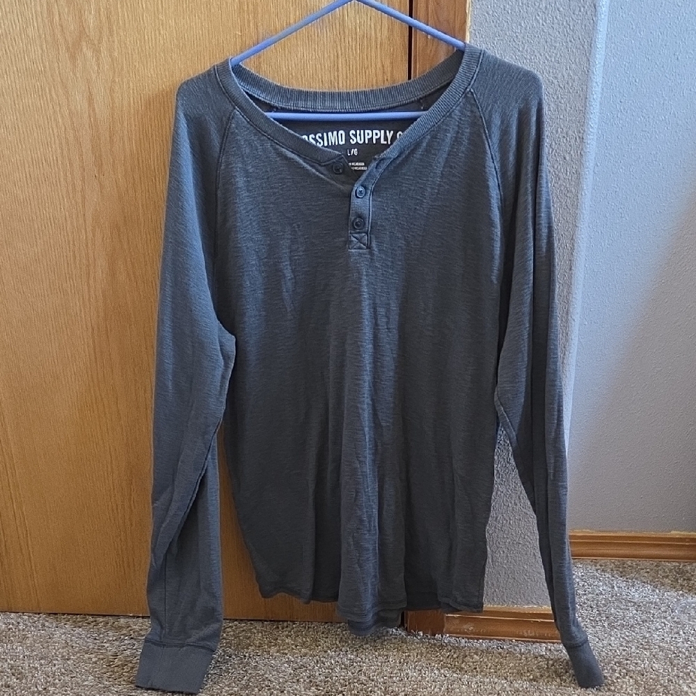 Mossimo Supply Co. Gray Long Sleeve Henley